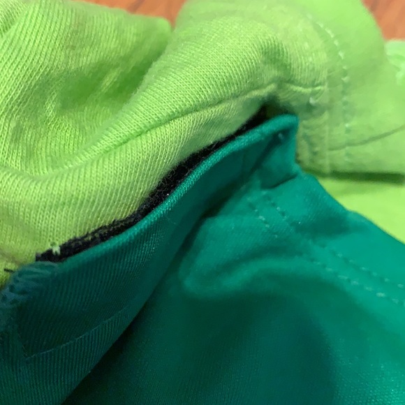 NWOT TMNT tee with detachable cape - Picture 4 of 4